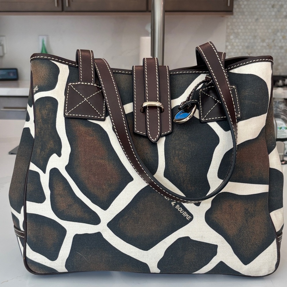 Dooney & Bourke Giraffe Print Medium Tote With Pink Fabric Interior - Picture 7 of 16